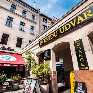 Corbie Downtown , Budapest Hungary